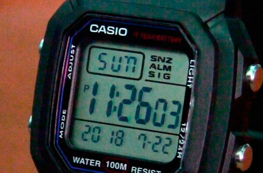 Cómo configurar un reloj Casio: Fecha, Hora, Alarma, Cronómetro
